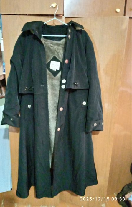 Плащ пальто б/у рост 174 в хорошем состоянии ,утеплённое  иск.мех.180т