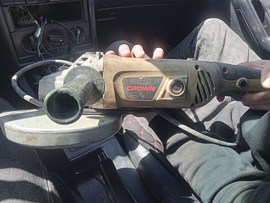 Продам болгарку 15к торг