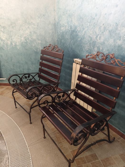 Продаётся набор мебели скамейка и кркслаиз ковки и дерева