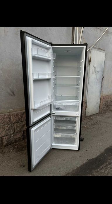 Холодильник DAUSCHER в хорошем рабочем состояние