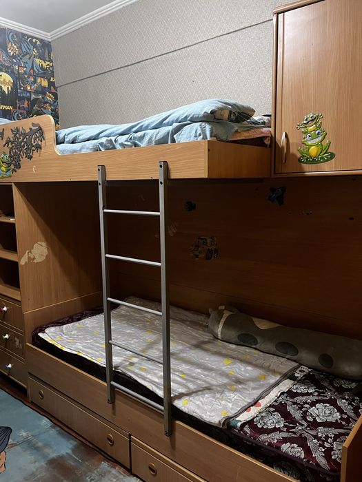 Кровать двухьярусная
