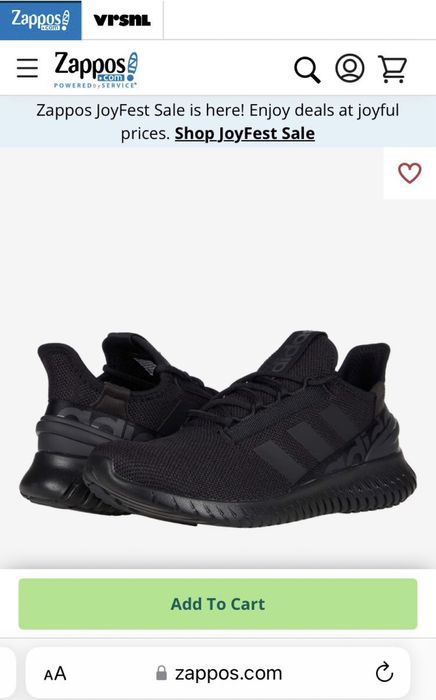 Adidas. Черные, заказывал сайта. Не подошли по размеру.