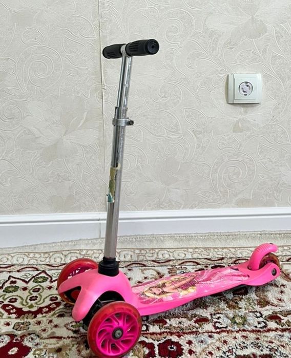 Самокат детская маленькая 2000тг