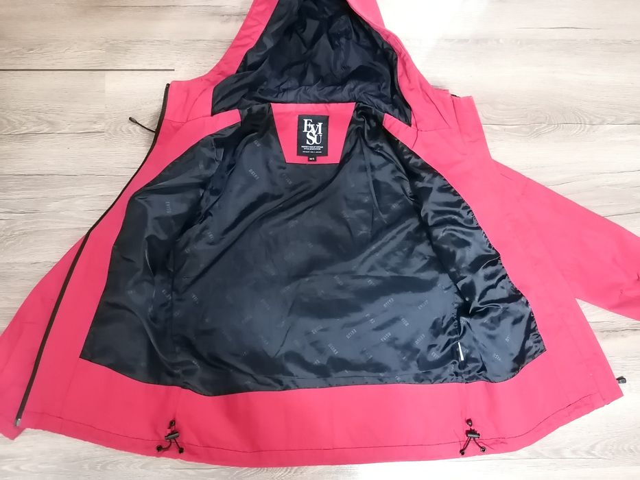 Фирменная куртка на весну