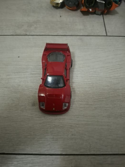 Колички hot wheels и ferrari