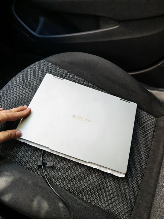 Lenovo Yoga 7 2-in-1 OLED 14” Ryzen AI 7 / 32GB / 1TB / GARANȚIE