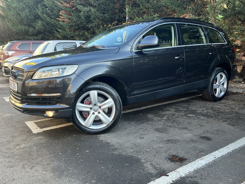 Audi Q7 7 Locuri Panoramic