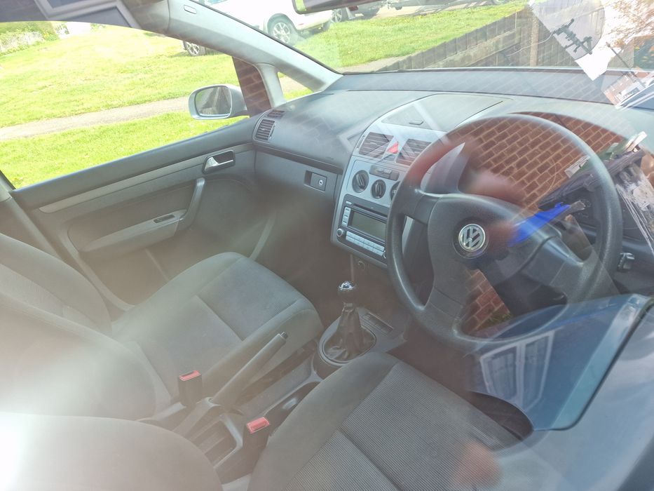Dezmembrez Volkswagen Touran 1.6mpi fsi 1.9tdi 2.0tdi