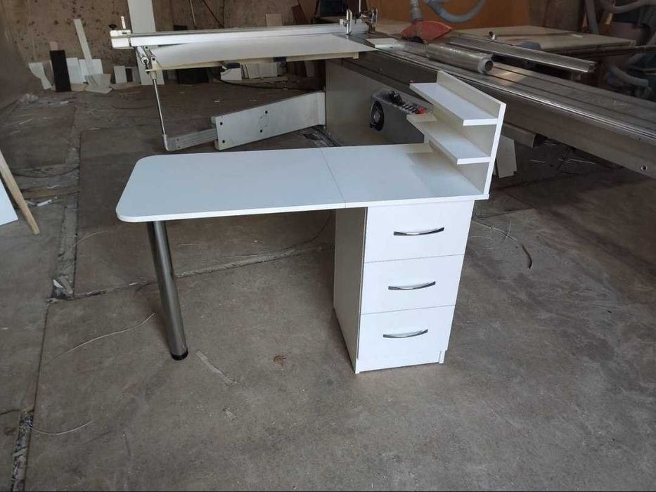 Stolik manikyur uchun