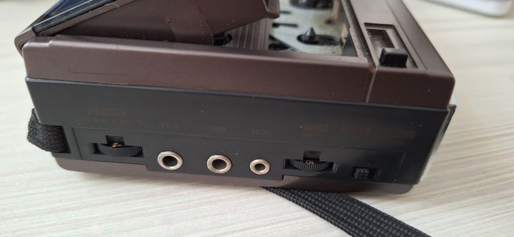 Lot Walkman Sony WM-FX483,Sanyo Cassette Tape Recorder TRO 1550T si Ai