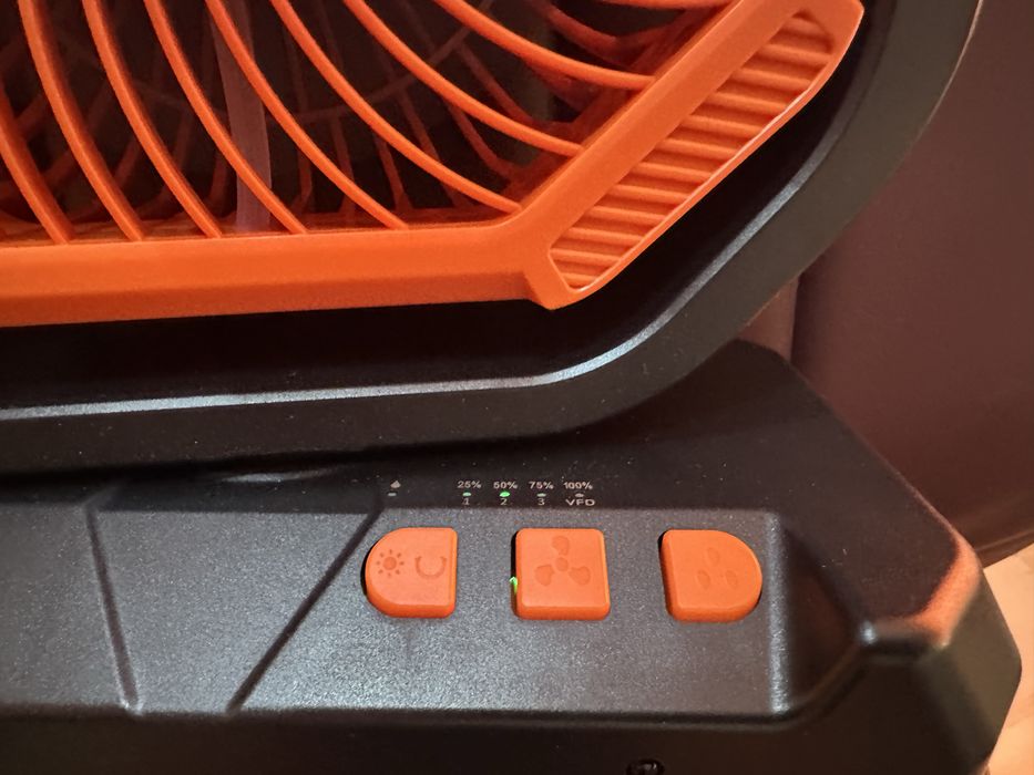 НОВ Къмпинг вентилатор с водна мъгла с дистанционно и LED осветление