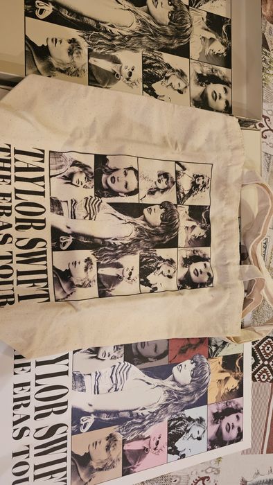 Taylor Swift eras tour VIP pack