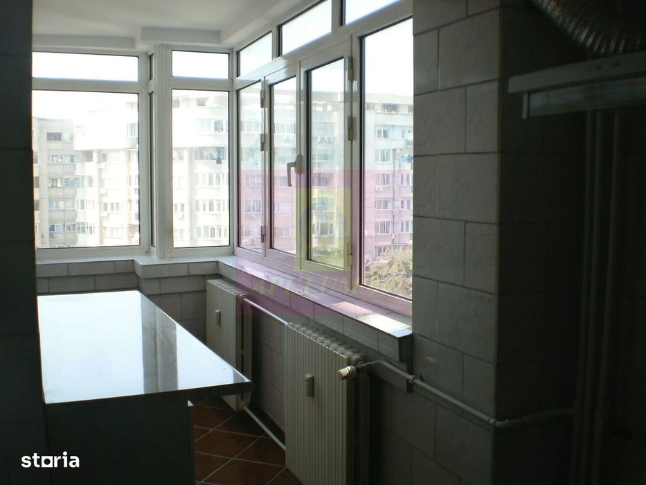 Apartament 3 camere pe bd Decebal stradal