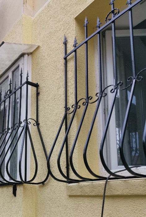 Ковано желязо - парапети, врати, огради и др.