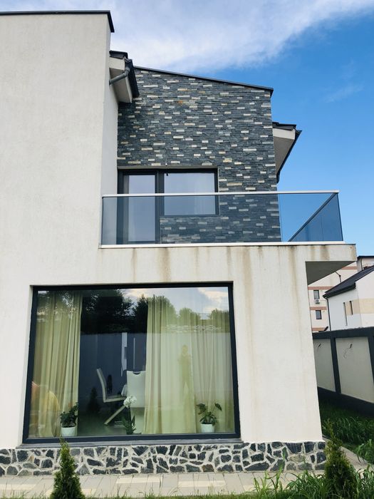 Balustrade din sticla laminata si securizata