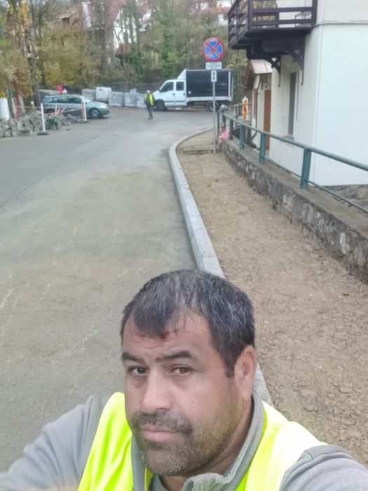 Vând piatra cubica și montez Vând piatra de munte și montez  boldura