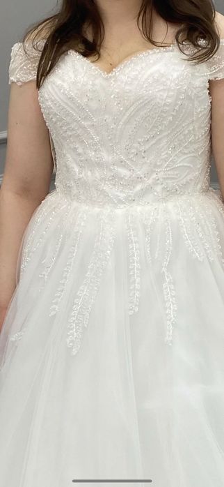 Нежна булчинска рокля