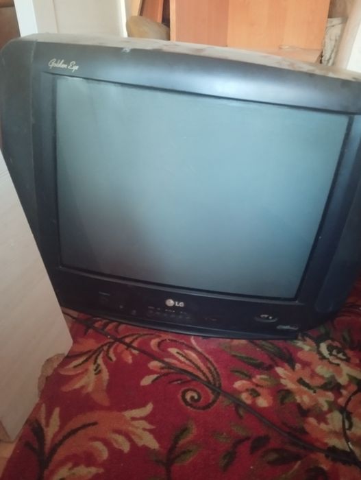 Продам телевизор и холодильник