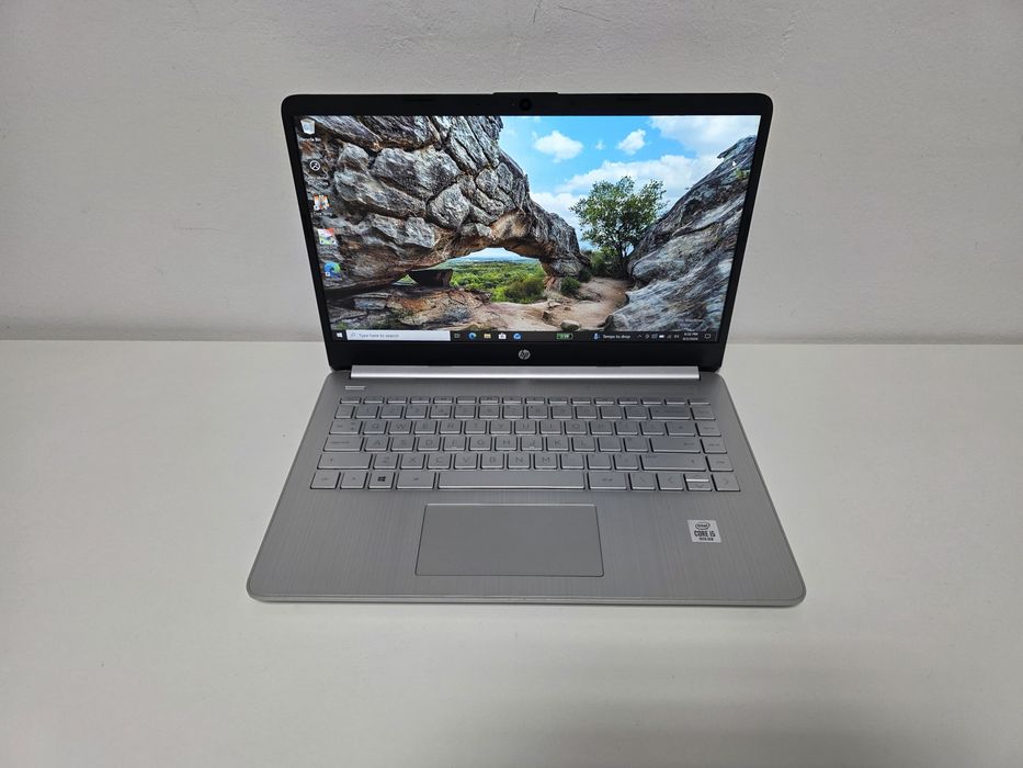 Laptop HP 14  i5-1035G1 14" FullHD 8gb 256ssd . Garantie 12 luni