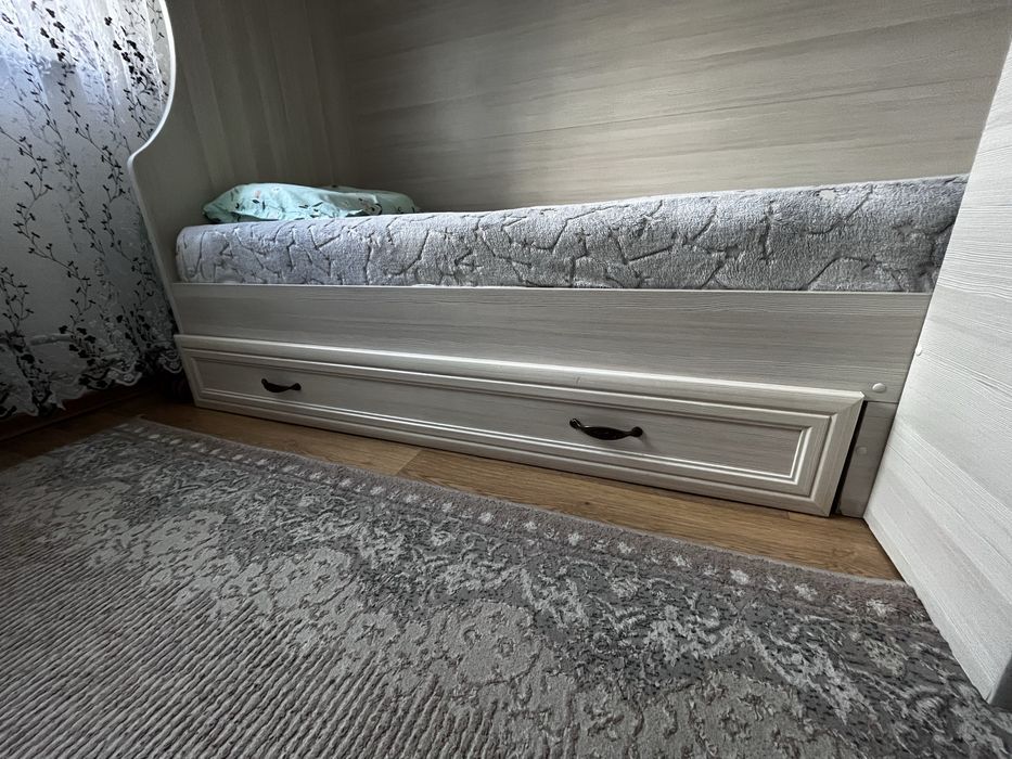 Продам кровать двухъярусная