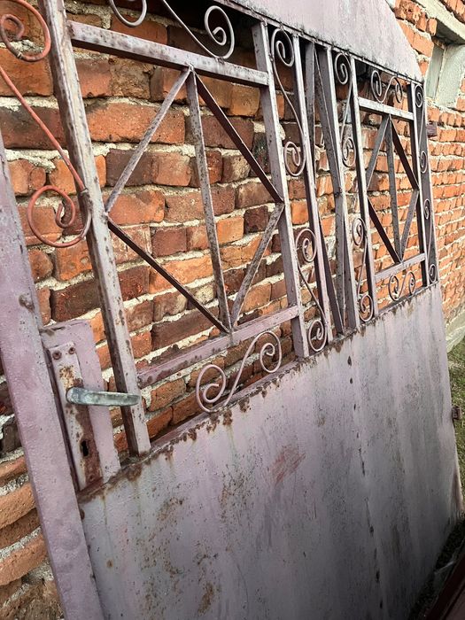 Дворна врата голяма и малка