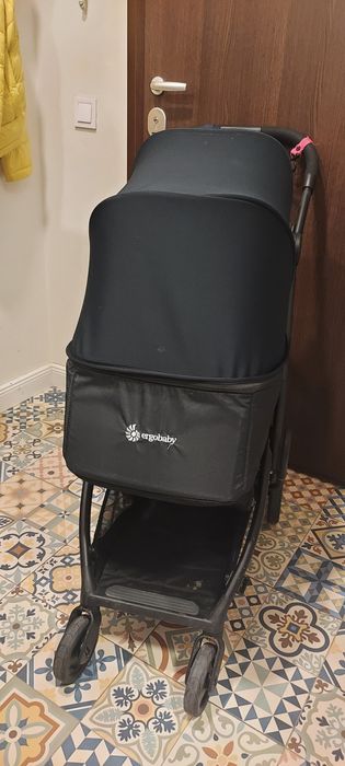 Ergobaby Metro кош за новородено, черен