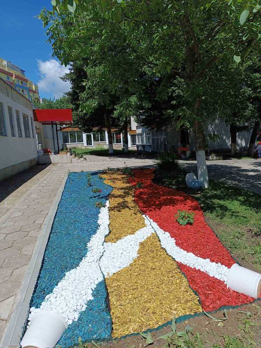 Цветен мулч производител