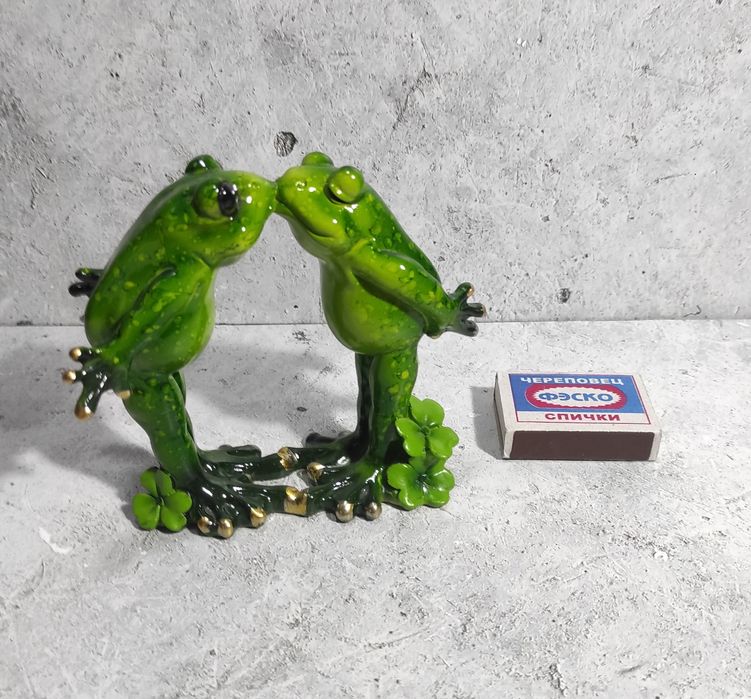 Фигурки лягушек коллекция