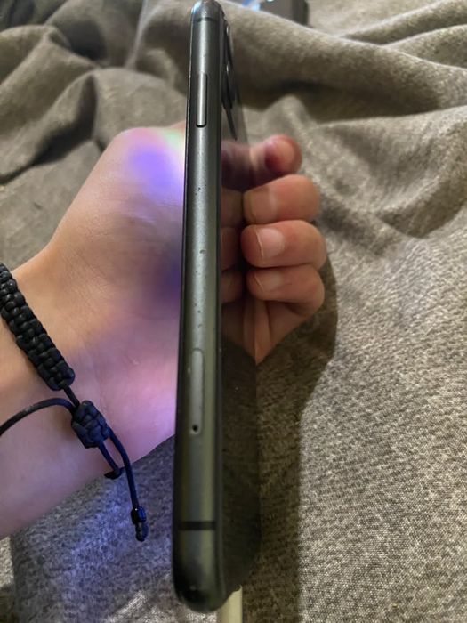 Iphone 11 ecranul spart