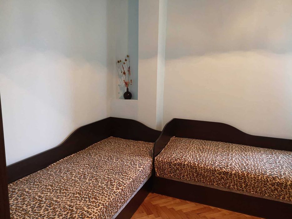 Дава се под наем Двустаен апартамент в Велико Търново, Колю Фичето - 45 кв.м за 255 € - Снимка #1