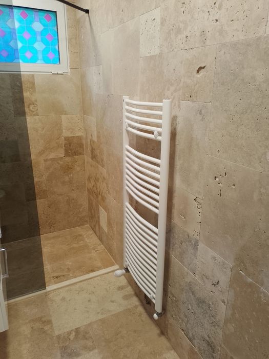 Proprietar, vand apartament 2 camere , zona Astra, strada.Soarelui, Brasov, complet renovat, instalatii sanitare, electrice , tamplarie,travertin.
