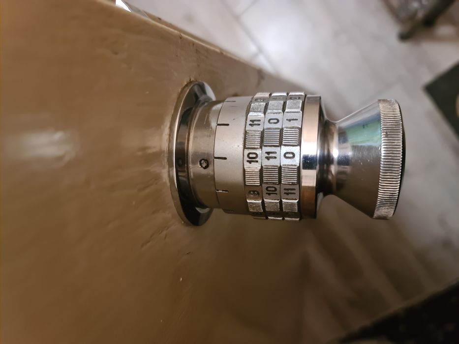 Брава с шифър- двустранно блокираща