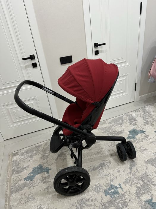 Продам детскую коляску Quinny Moodd