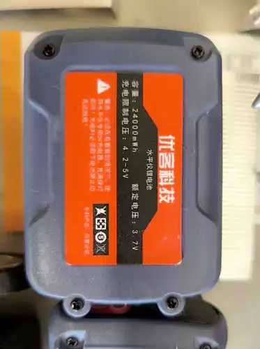 4D ЛАЗЕРЕН НИВЕЛИР с 16 линии и зелен лазер. Лазерен с дисплей - 2бат.