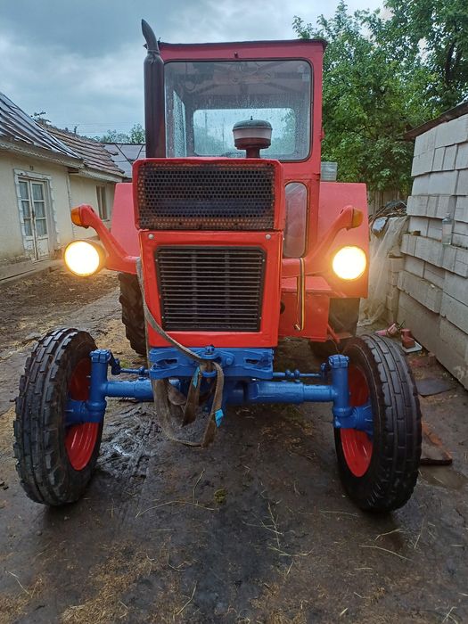 Vând tractor U650
