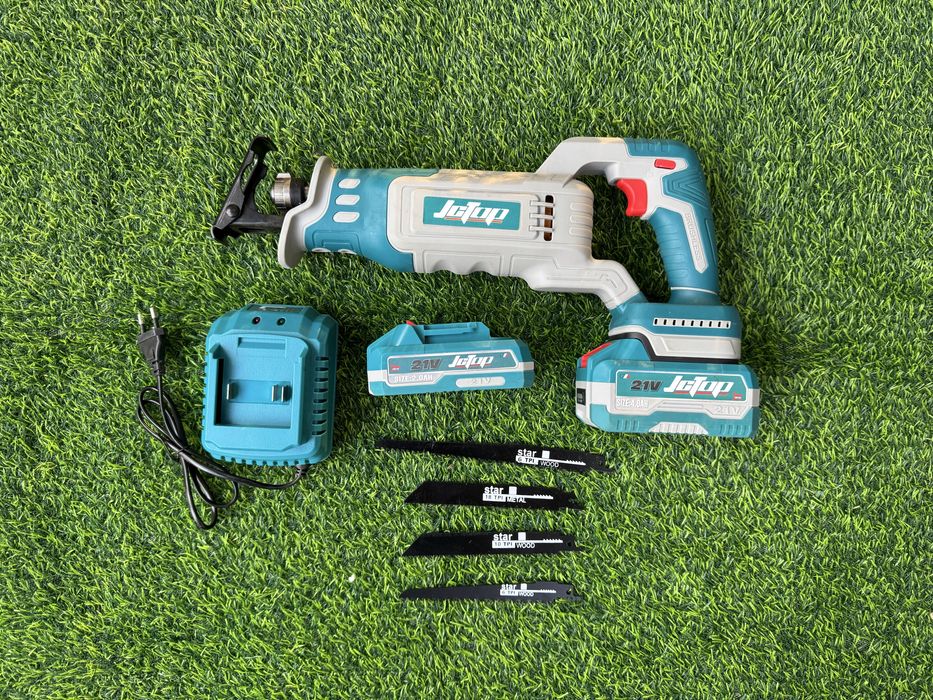 Аккумуляторные сабельные пилы разные