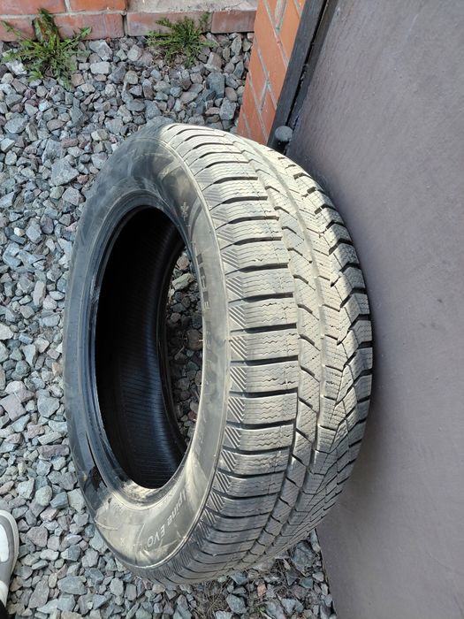 Шины 225/60 R18.