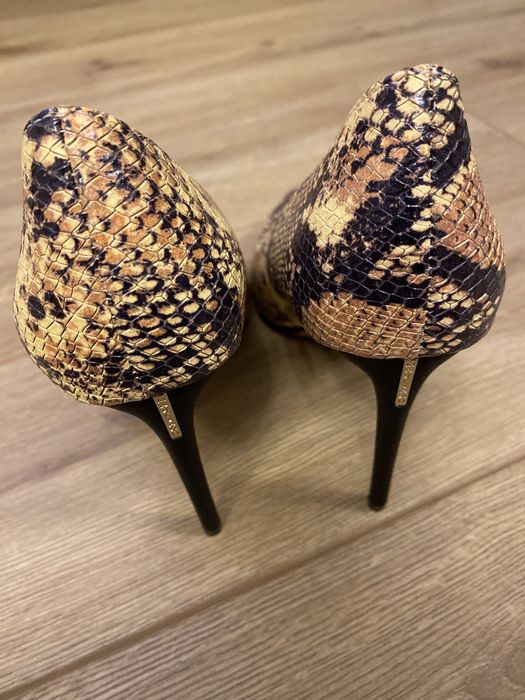 Pantofi Guess Marciano