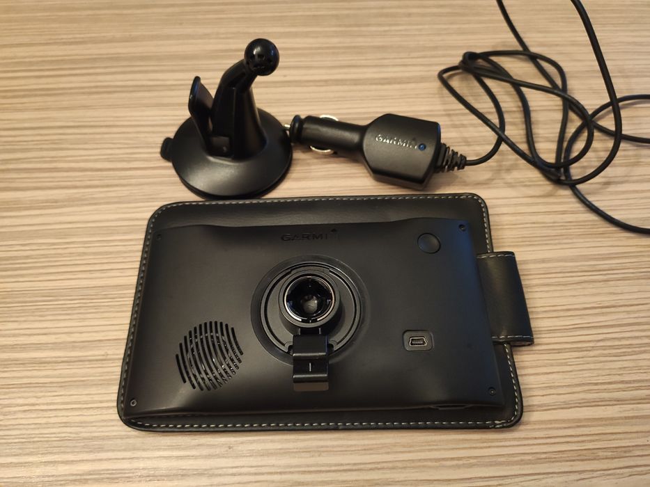 Навигация Garmin nüvi® 2699LMT-D