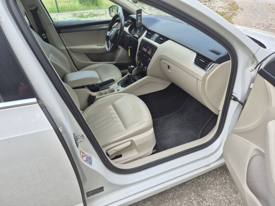 Skoda Octavia 1.6TDI DSG/LED/Печка