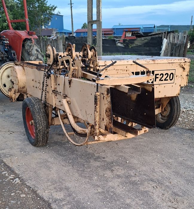 Presă case f220 .