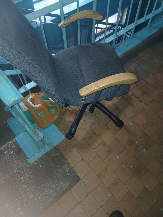 Продам кресло,срочно.