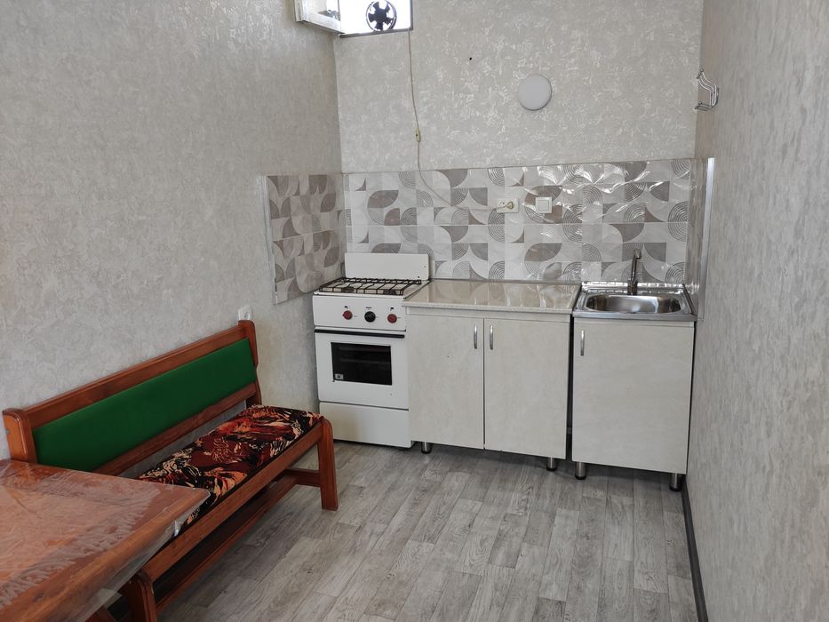 Квартира 3 хона. Янги курилган, катта йул юзига.