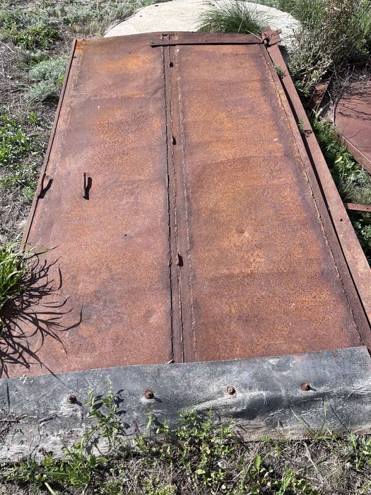 Железные ворота для гаража