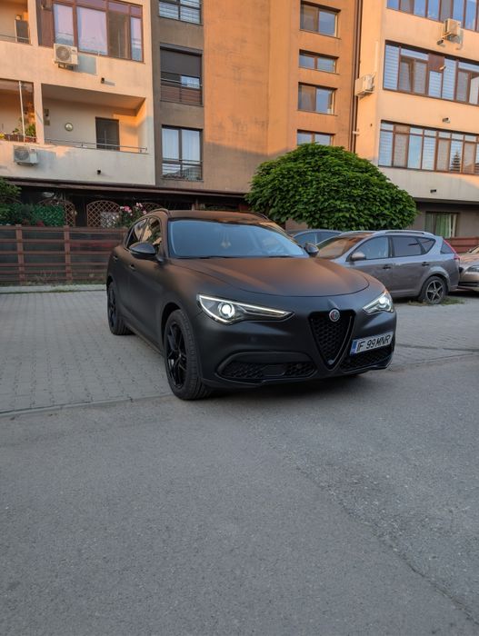 Vând Alfa Romeo stelvio