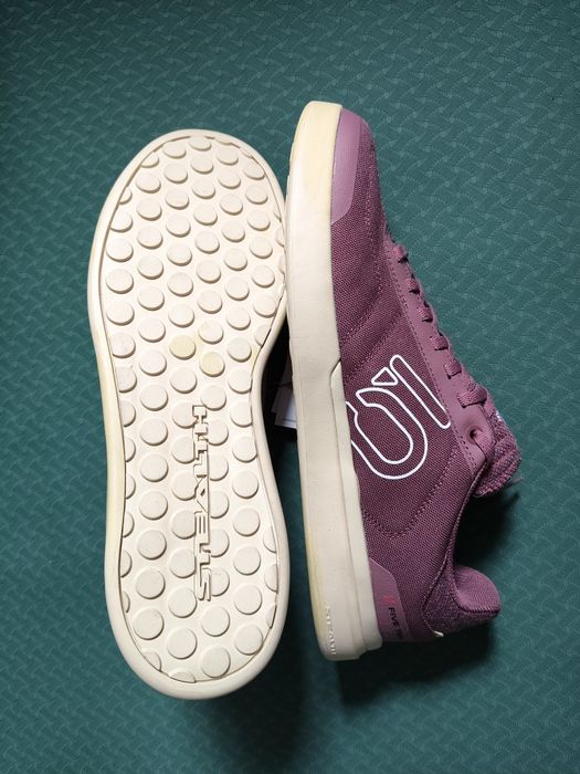 Adidas 5/10 Sleuth DLX Canvas W 43 номер, Нови