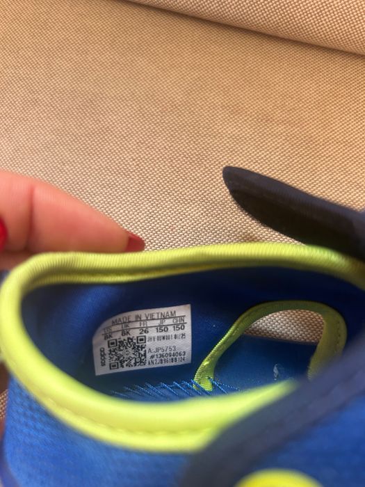 Детски маратонки Adidas за момче, номер 25