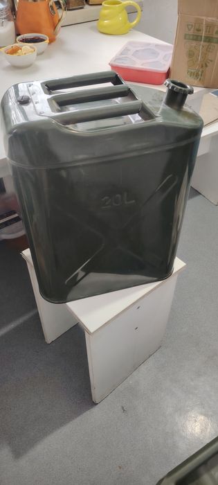 Канистра для бензина