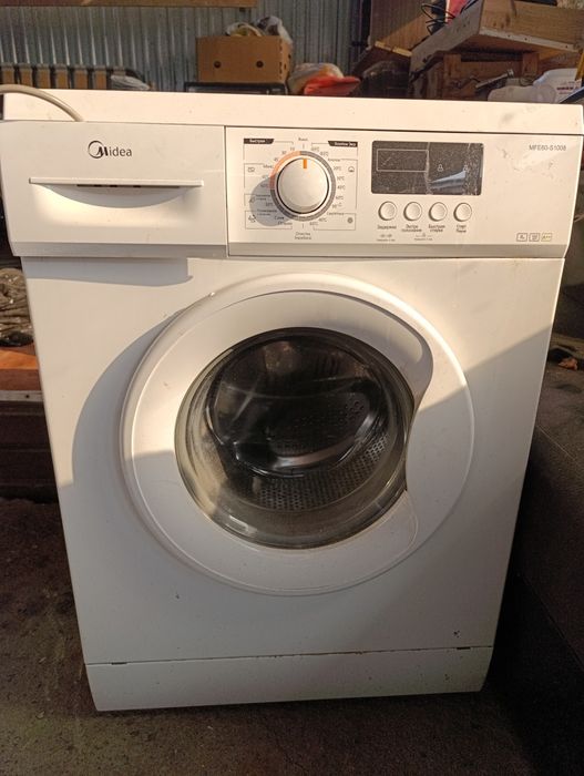 Продам стиральную машину  все работает есть не значительная поломка