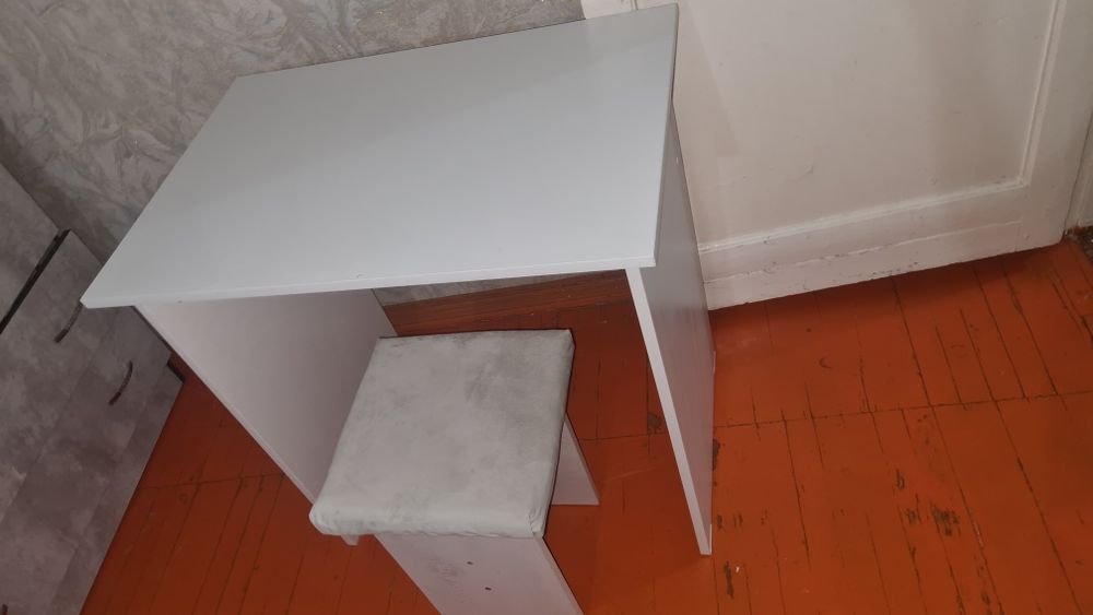 Писменный стол для школники